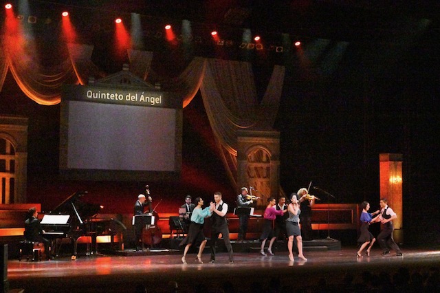 Extraordinary Argentine Tango Performance